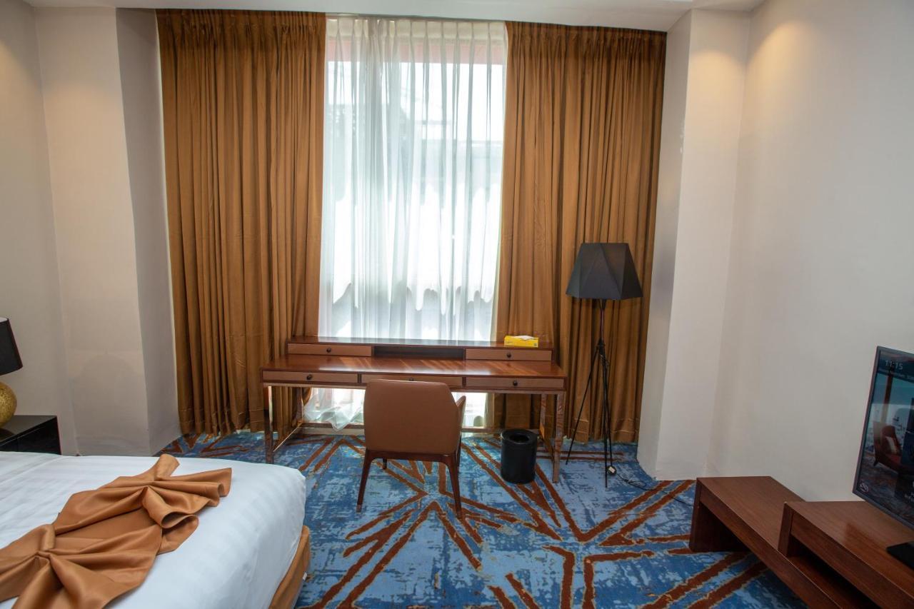 Hotel Fleur De Lys Point E Dakar Dış mekan fotoğraf