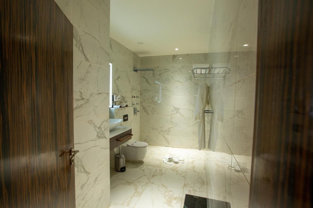 Hotel Fleur De Lys Point E Dakar Dış mekan fotoğraf